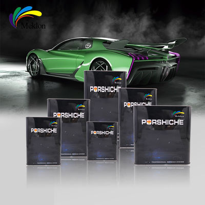 รถยนต์สีหน้าตาด้วยสีเขียวผ่าน Refinish รถสี