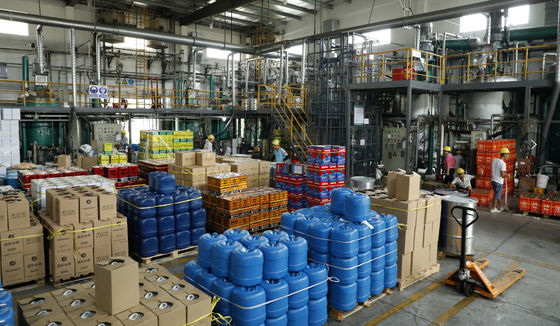 บริการลูกค้าดี Audi LXIY 2015 โมเดล สีขาวทอง พร้อมผสมสีรถ