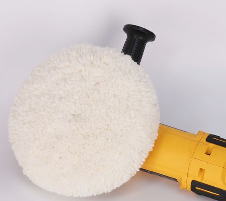 ผู้ผลิตชาวจีนใช้ลูกขนแกะด้านเดียวและสองด้านสำหรับการดูแลและขัดสีพื้นผิวรถยนต์