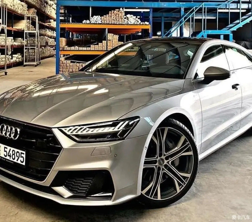Audi LX7W เงินสดใส จบสีสีรถยนต์ ยาวนานและง่ายในการบํารุงรักษา